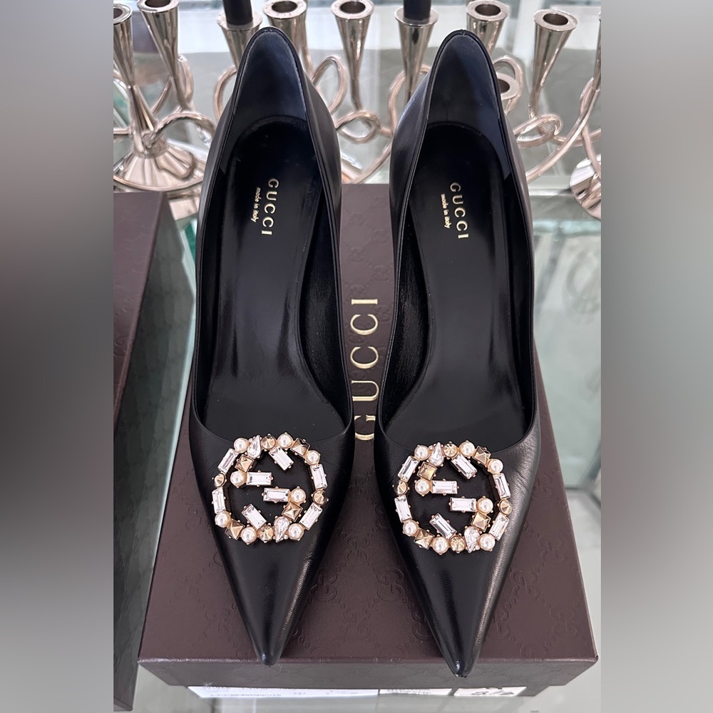 Gucci jeweled black leather pumps 38 1/2